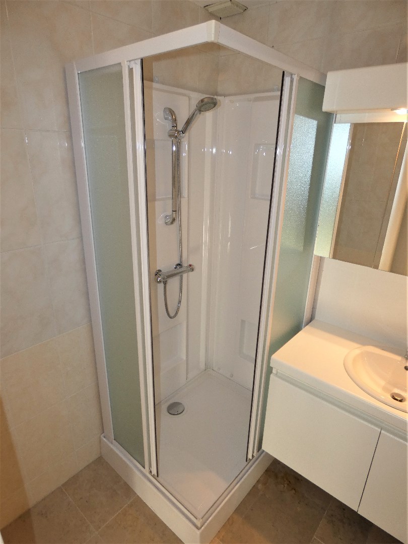 Ruim 2-slpk appartement (97 m²), met zonnig terras, Torhout 