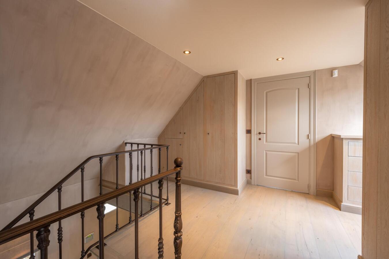 Idyllisch landhuis gelegen op 8330 m² te Ruiselede 