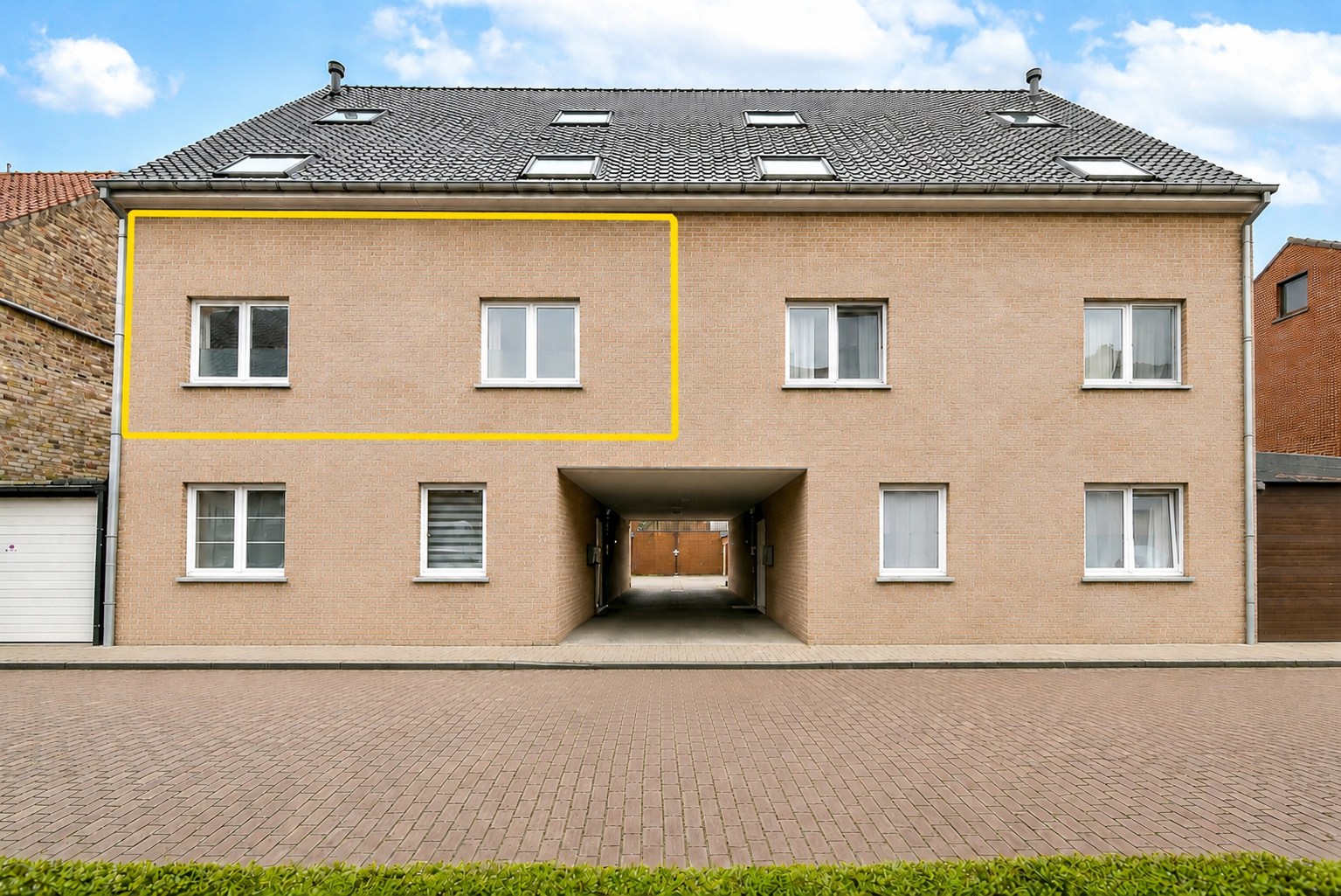 Instapklaar appartement met twee slaapkamers en ruim zonneterras van 23m² op rustige ligging te Gistel 