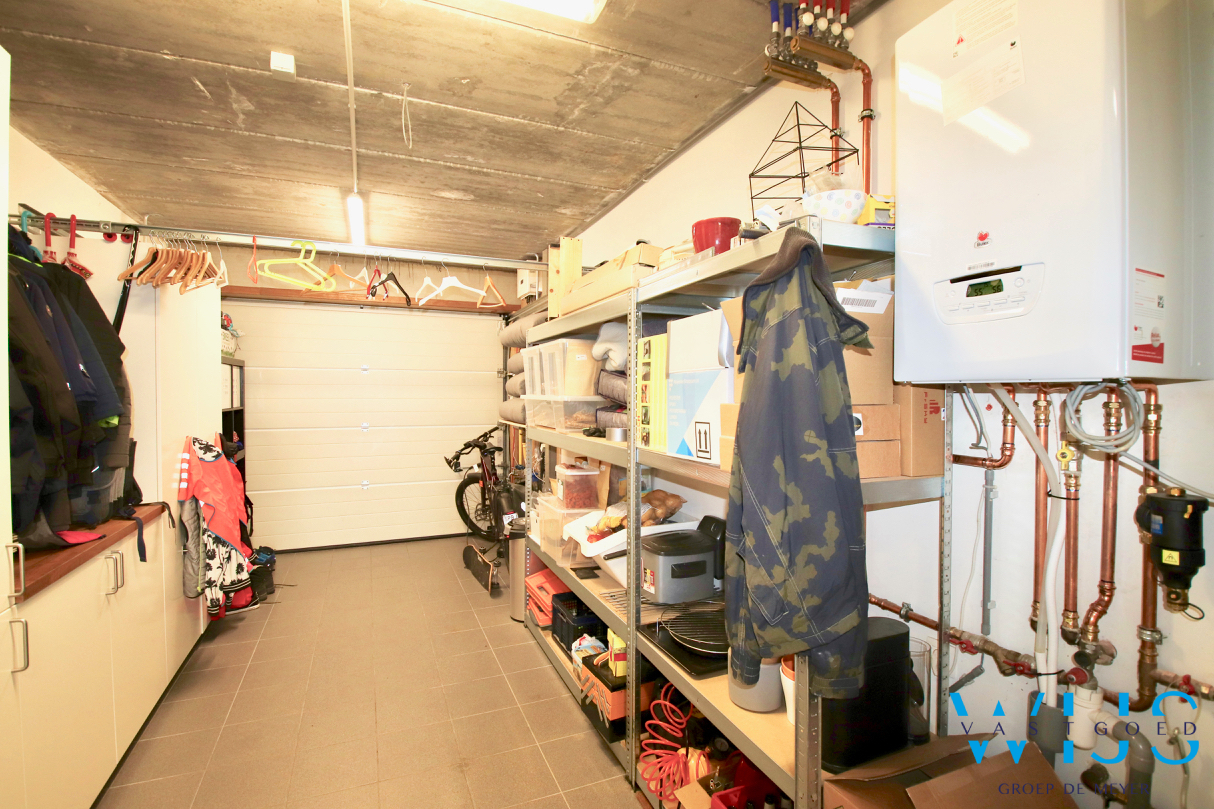 INSTAPKLAAR woonhuis met ZUIDgerichte tuin te Boekhoute ! 