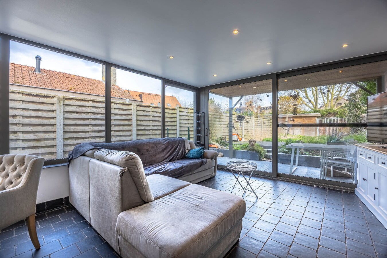 Uniek handelspand met woonst in het charmante Lissewege – tal van mogelijkheden! 