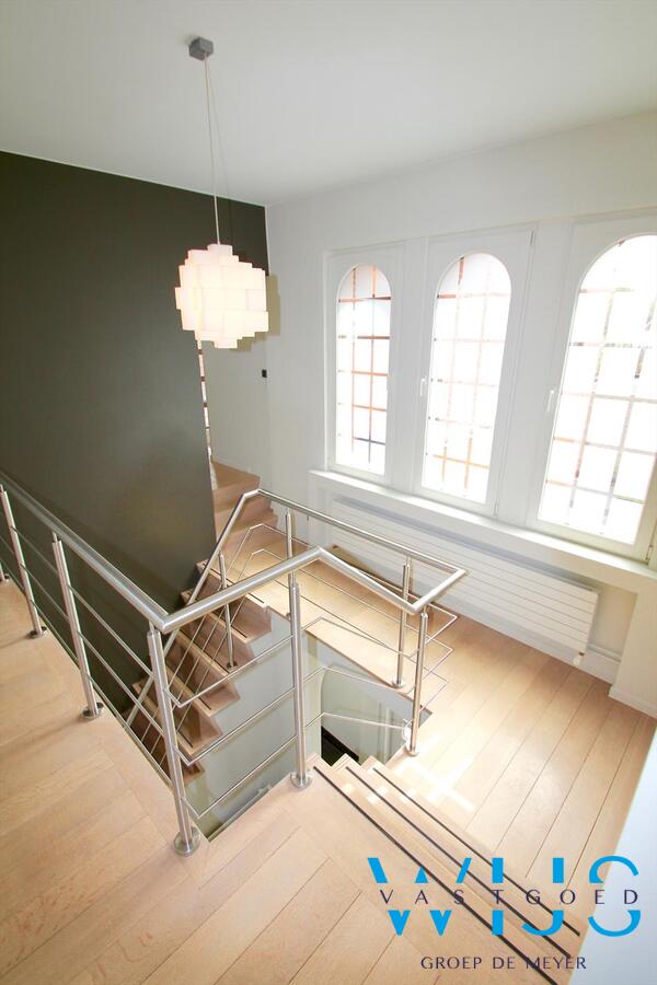 Schitterend karaktervol woonhuis met 5 slaapkamers in Assenede ! 