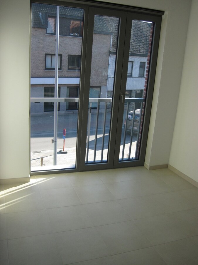 BIJZONDER ruim appartement (E-peil  