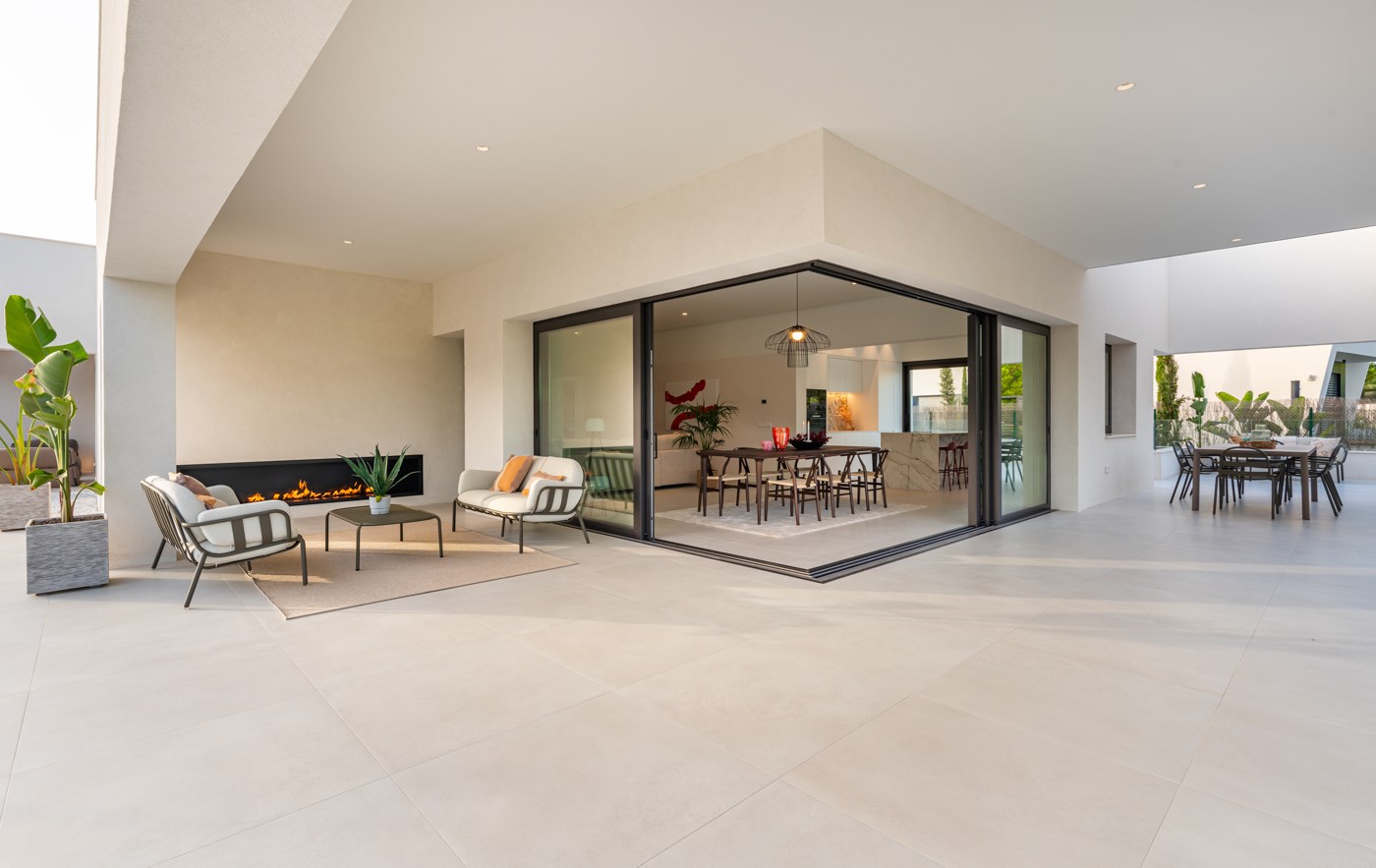 Luxe volledig energiezuinige villa gelegen op Las Colinas 