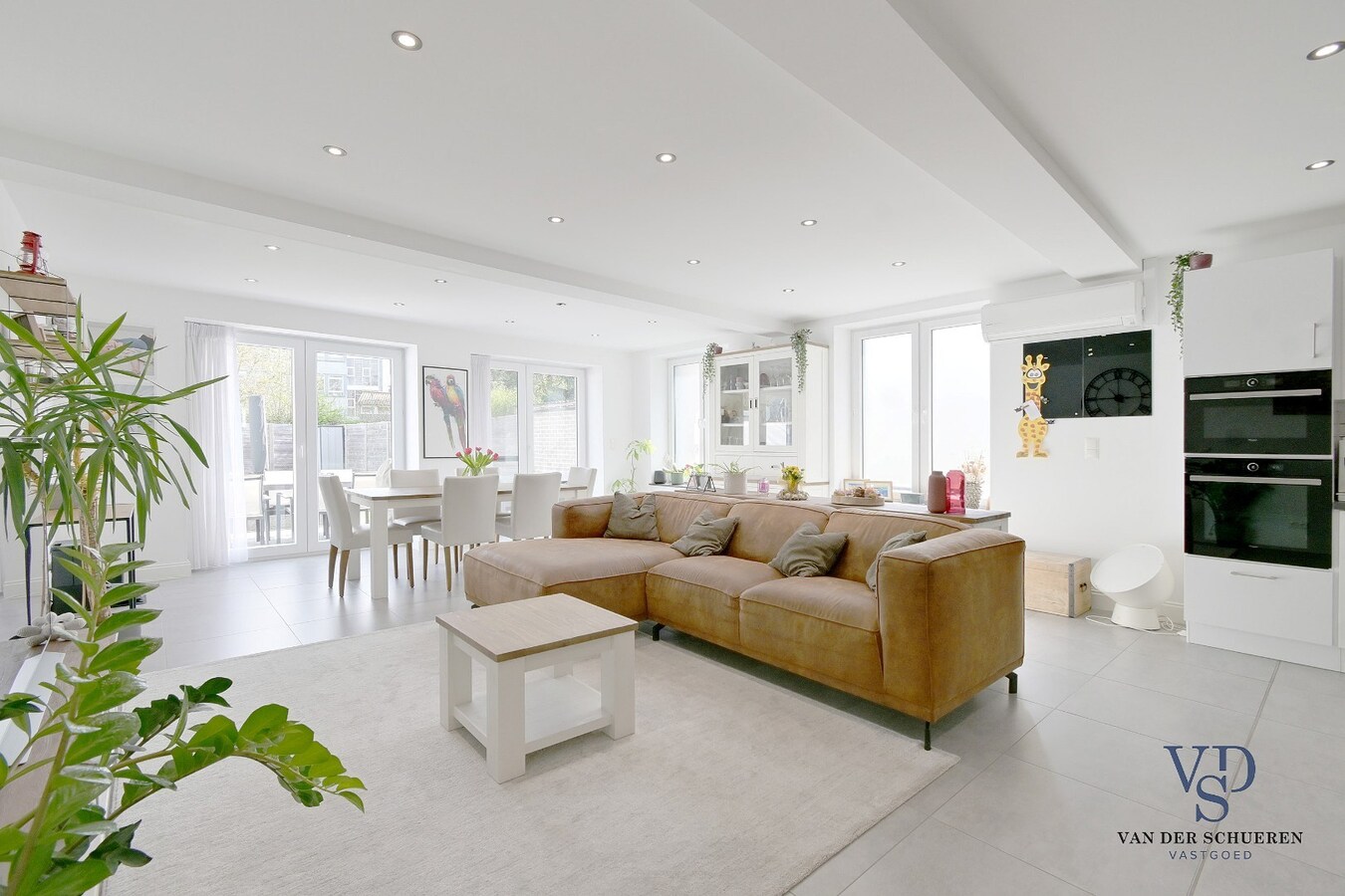 Exceptioneel ruime woning - instapklaar. 