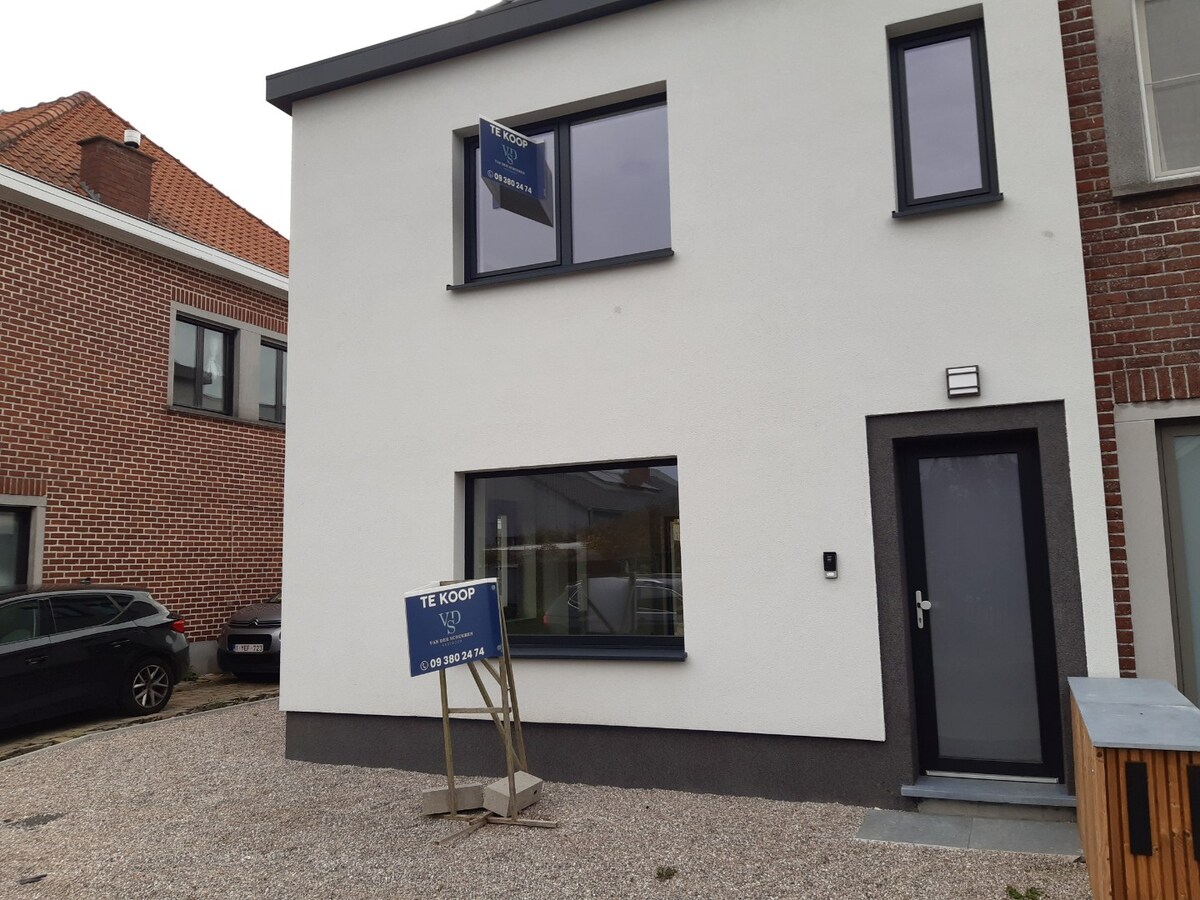 Volledig vernieuwde Half Open. 