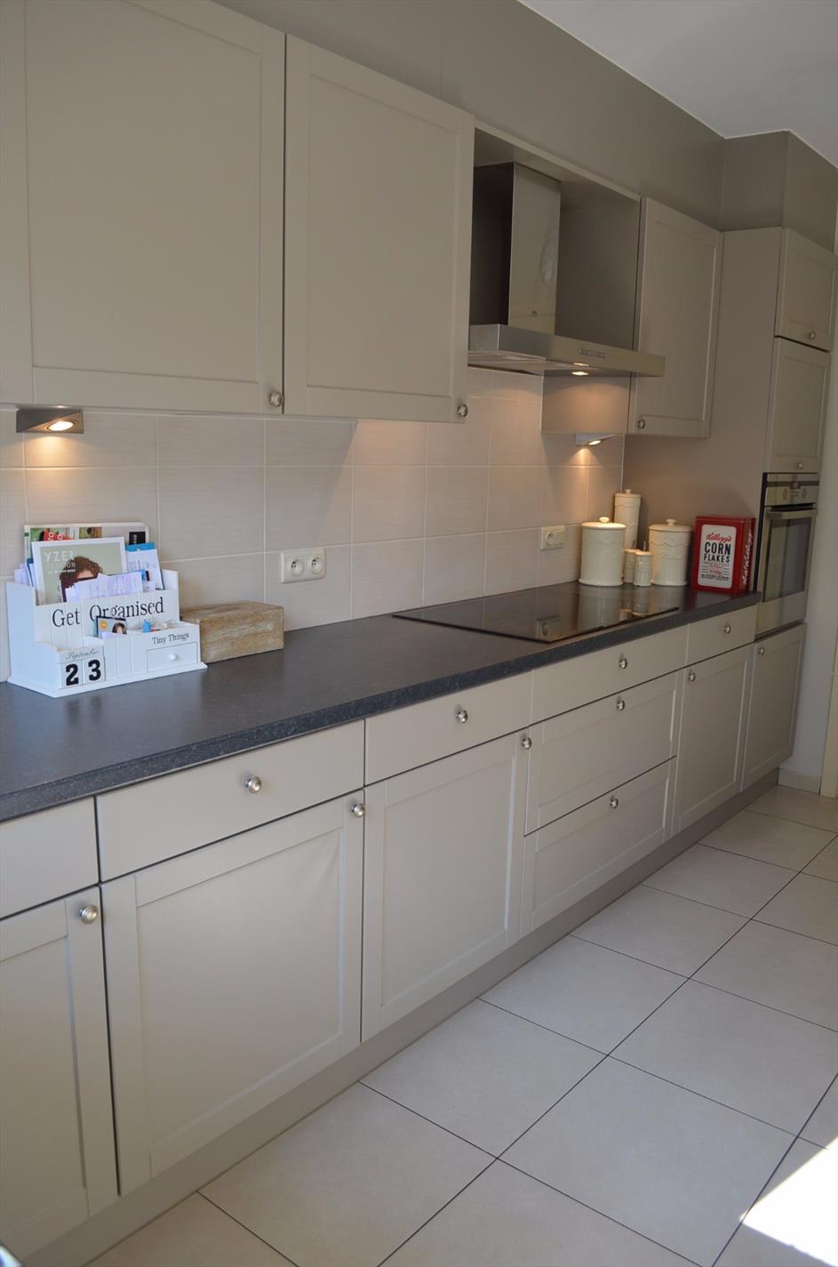 Recente gezinswoning met 3 slpks, garage en tuin rustig gelegen te Adegem 