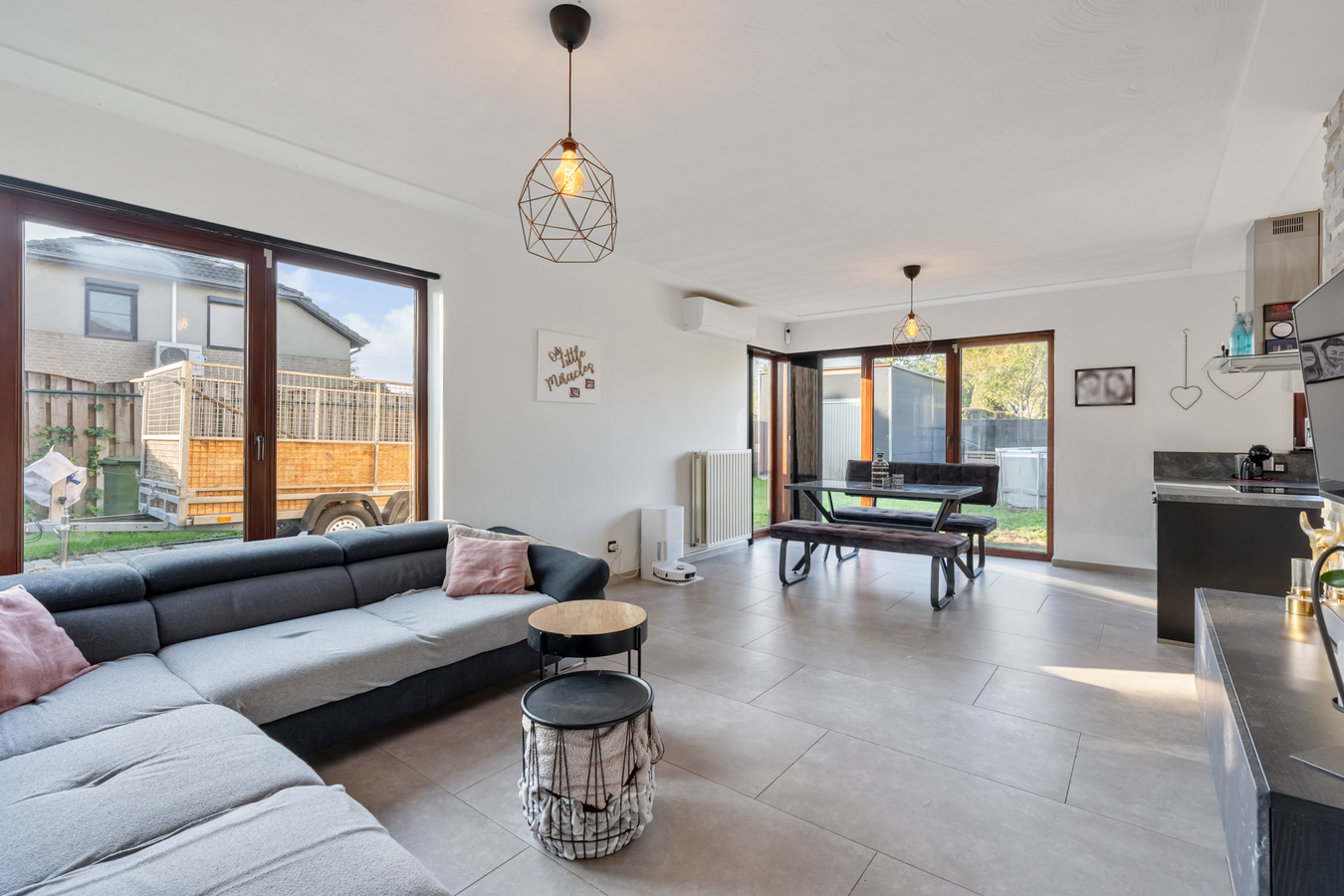 In Neeroeteren-centrum gelegen piramidewoning 