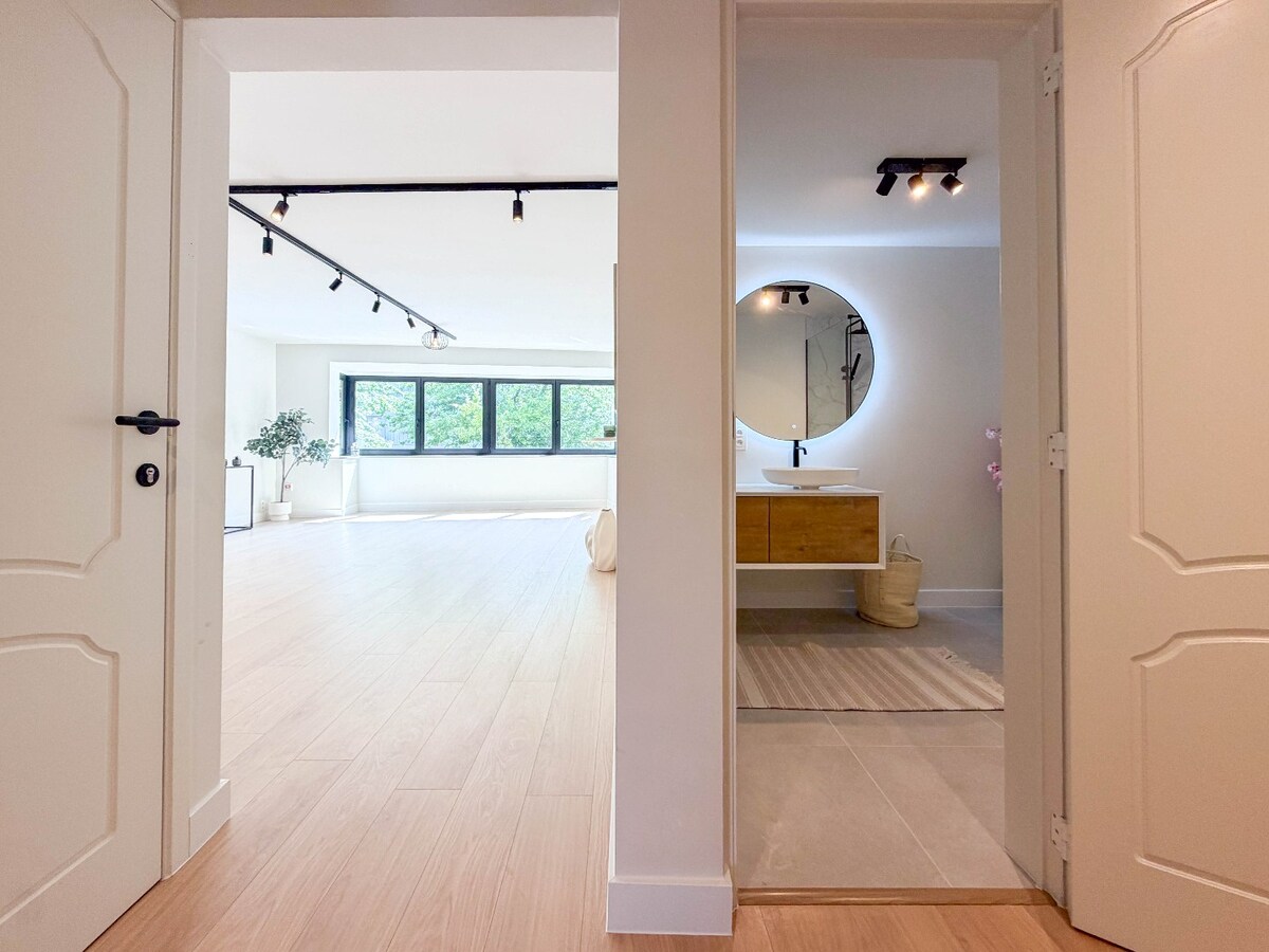 TOPPER ! Appartement op topligging met groot terras van maar liefst 30 m2 ! *** NONO INSPIRED *** 