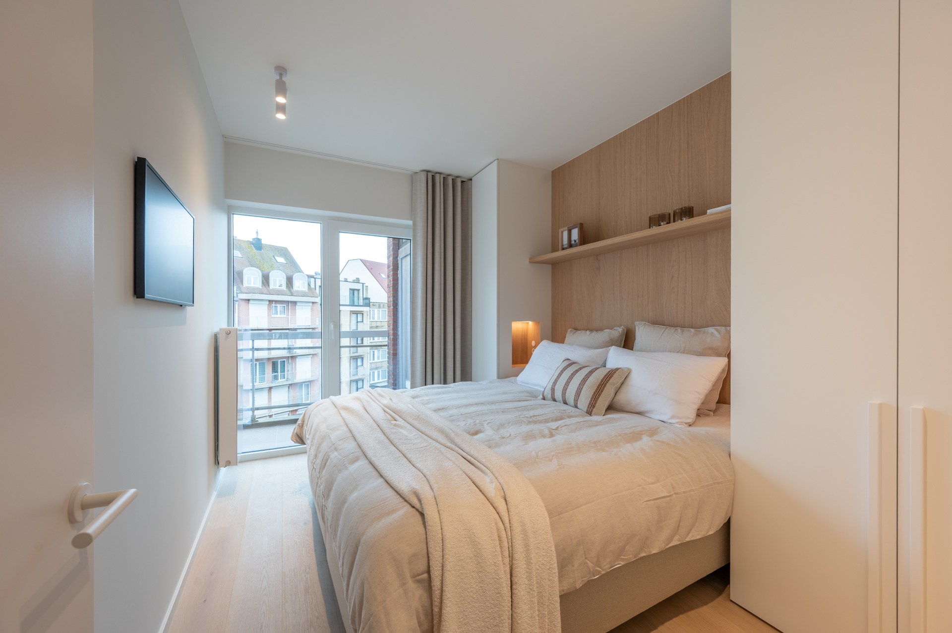 Exclusief gerenoveerd appartement met 3 slaapkamers te koop vlak bij het Albertstrand en het Rubensplein 