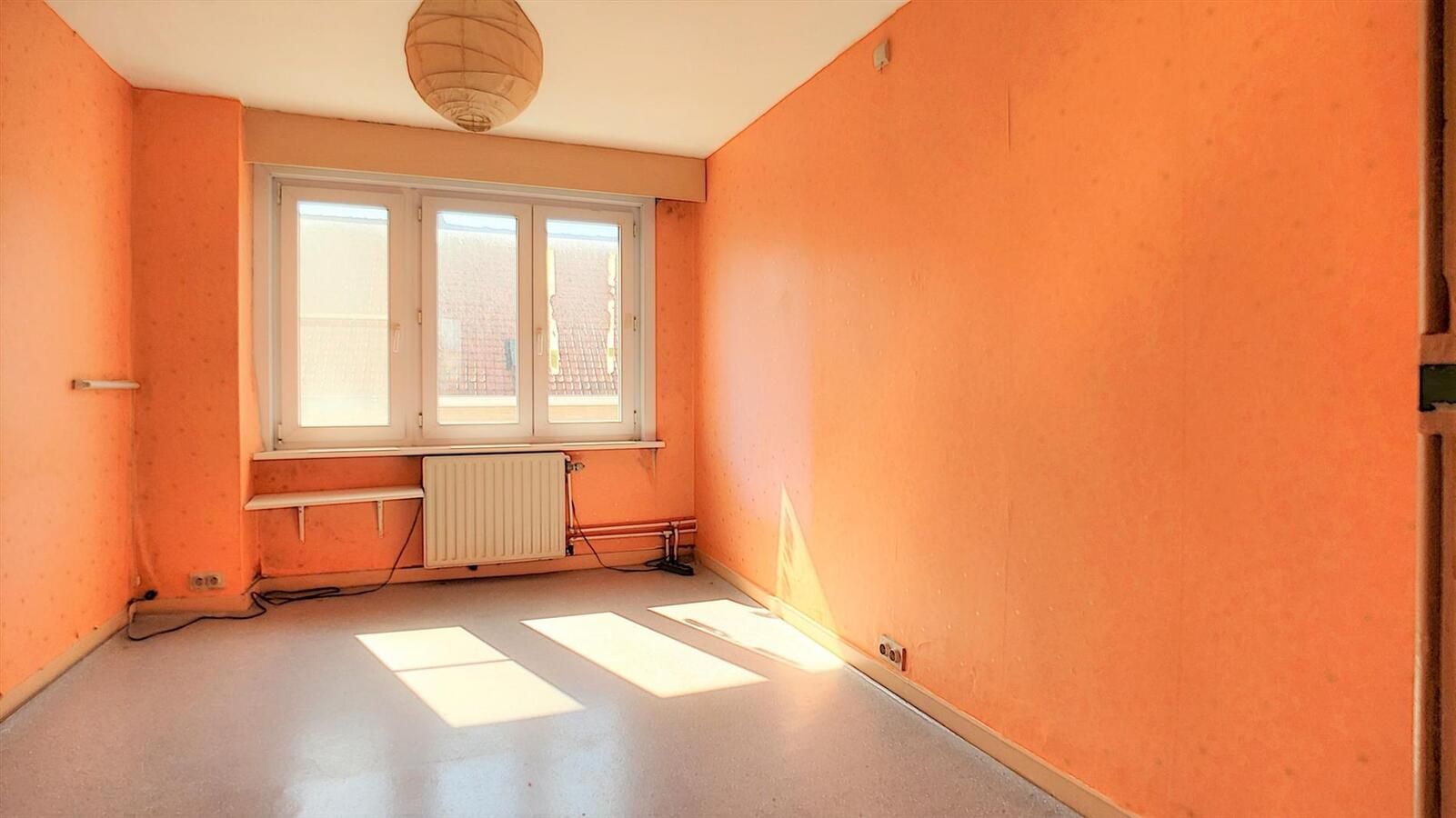 Te renoveren (handels)woning in het centrum - Heist 