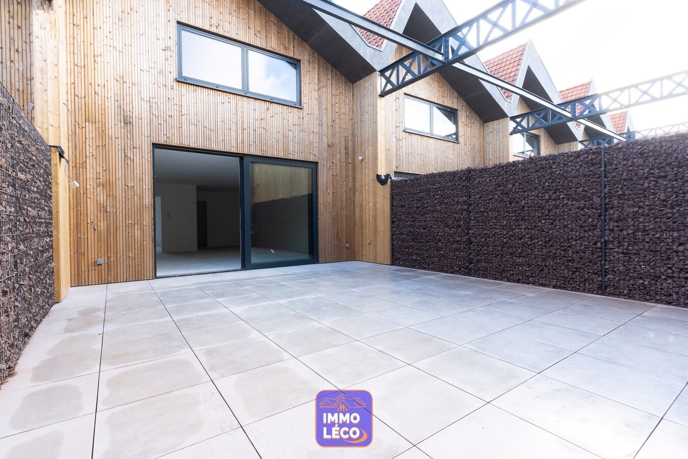 Maison neuve style "LOFT" avec patio, dans un clos résidentiel proche du centre-ville ! 