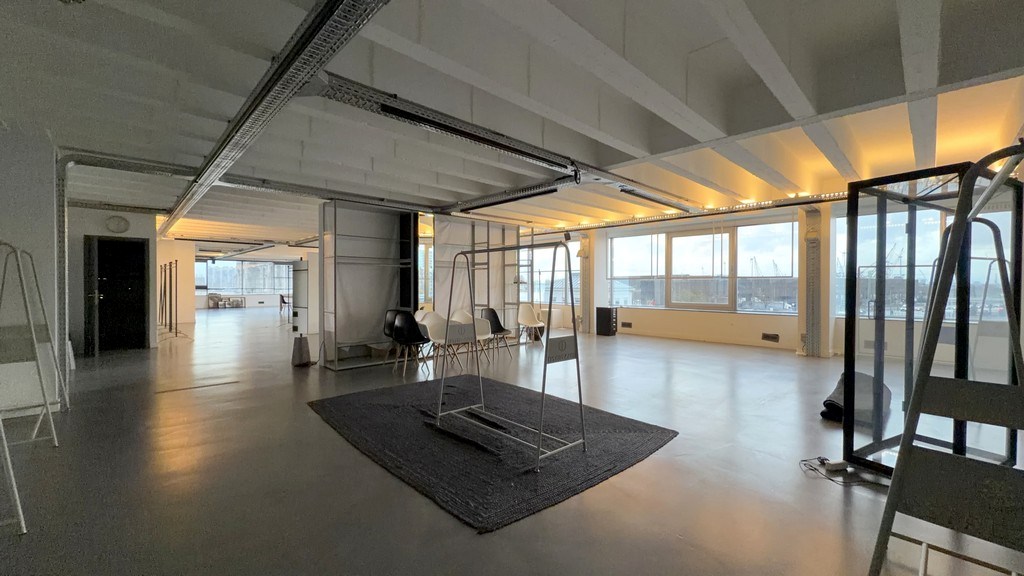 Kantoren te huur met uniek zicht op het MAS in Antwerpen