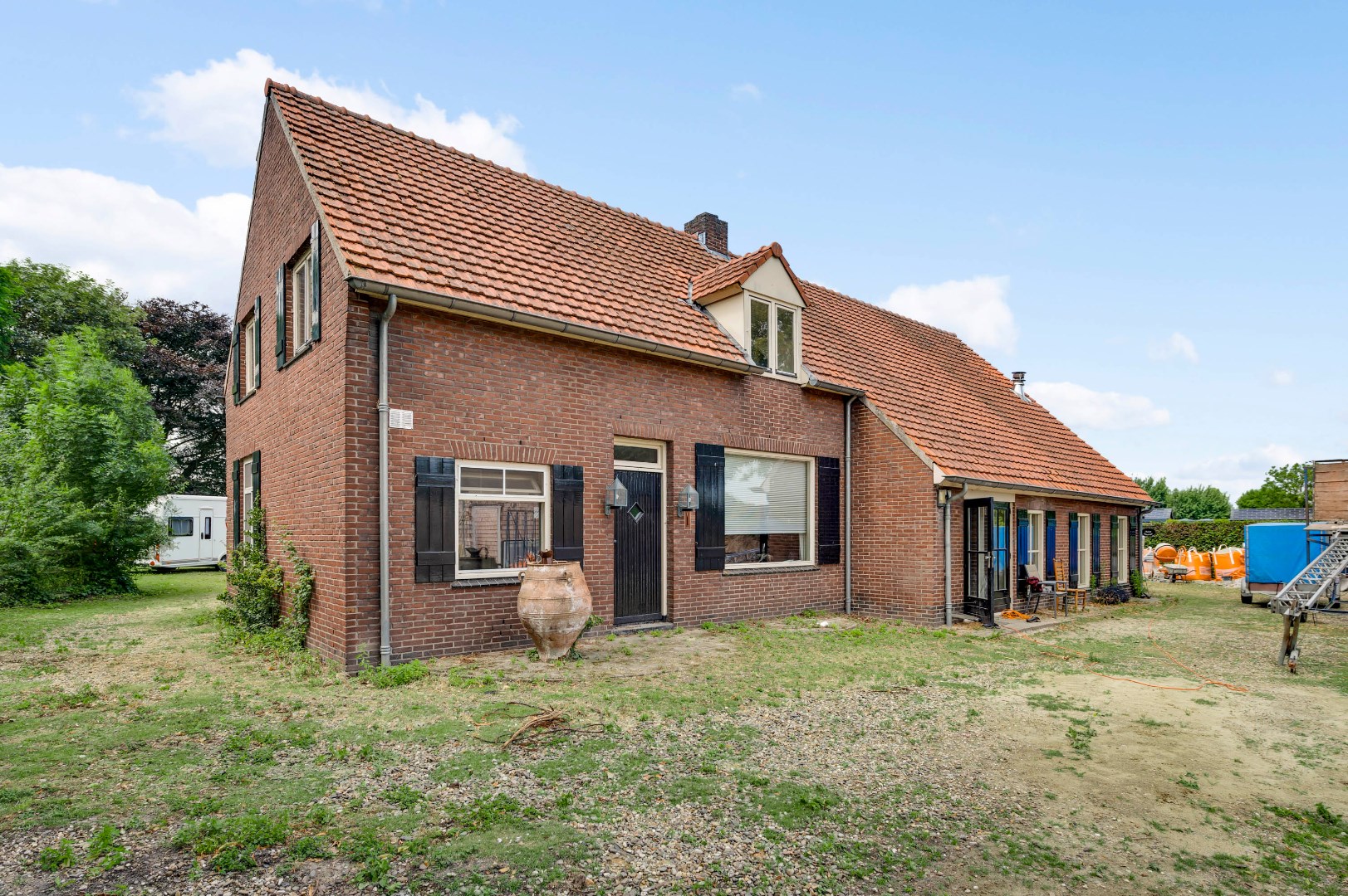 Woonboerderij te koop in Weert