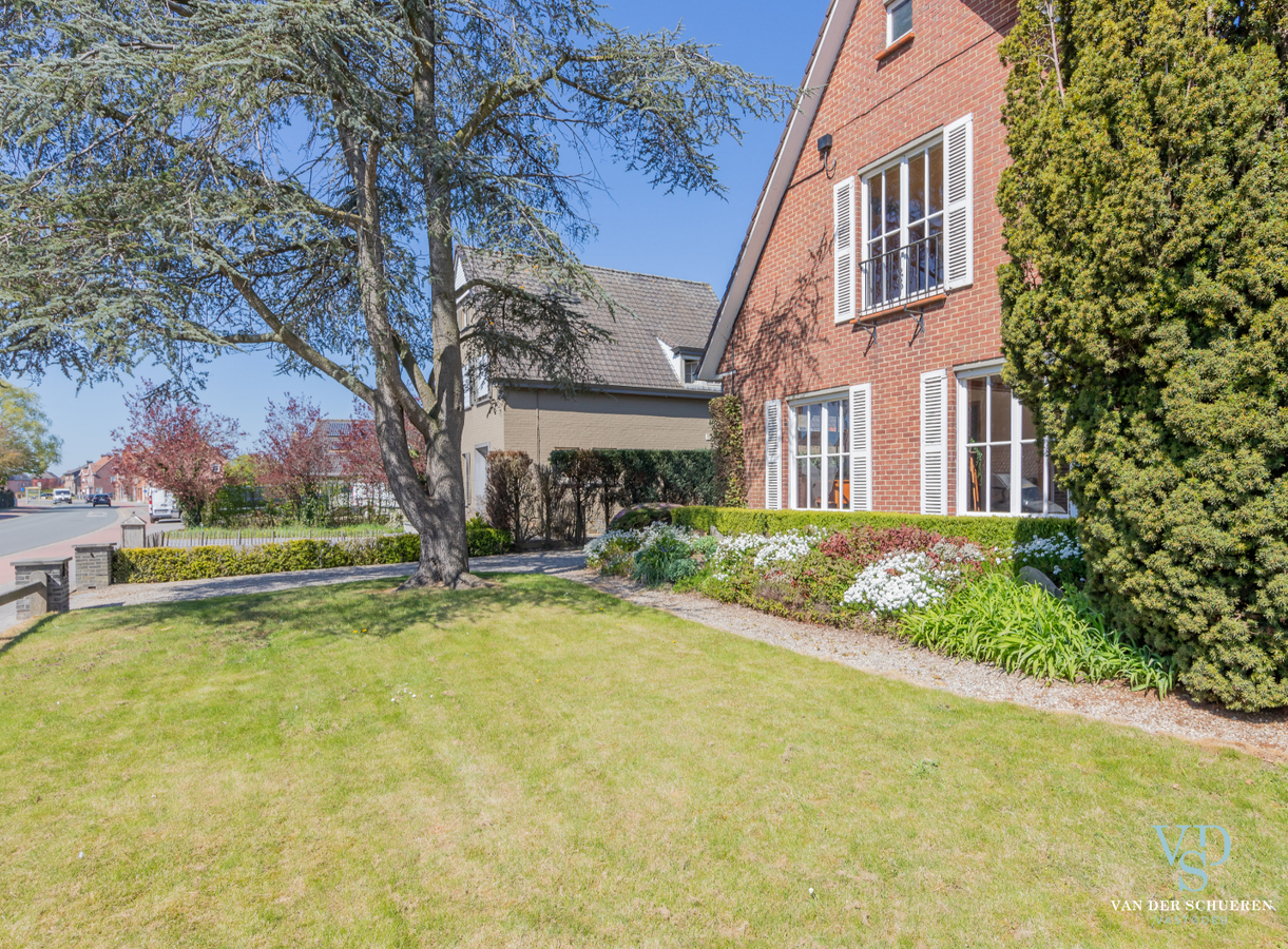 Karaktervolle, charmante villa te Zingem. 
