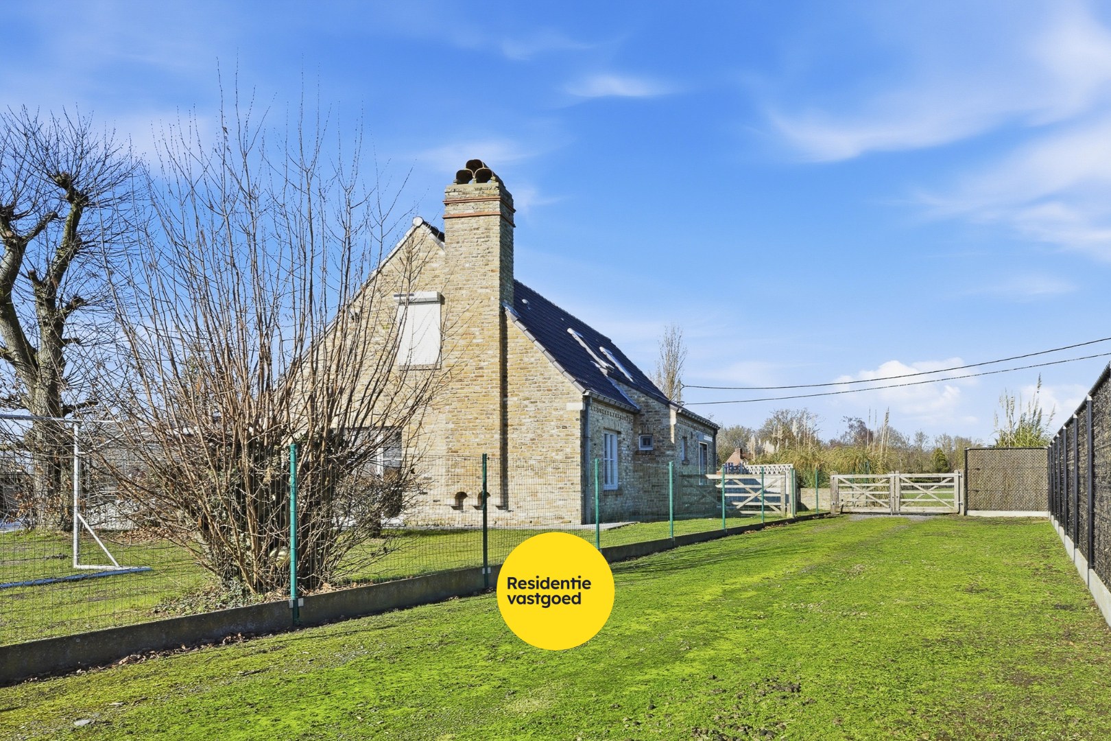 Landelijk gelegen villa met loods in Aartrijke 