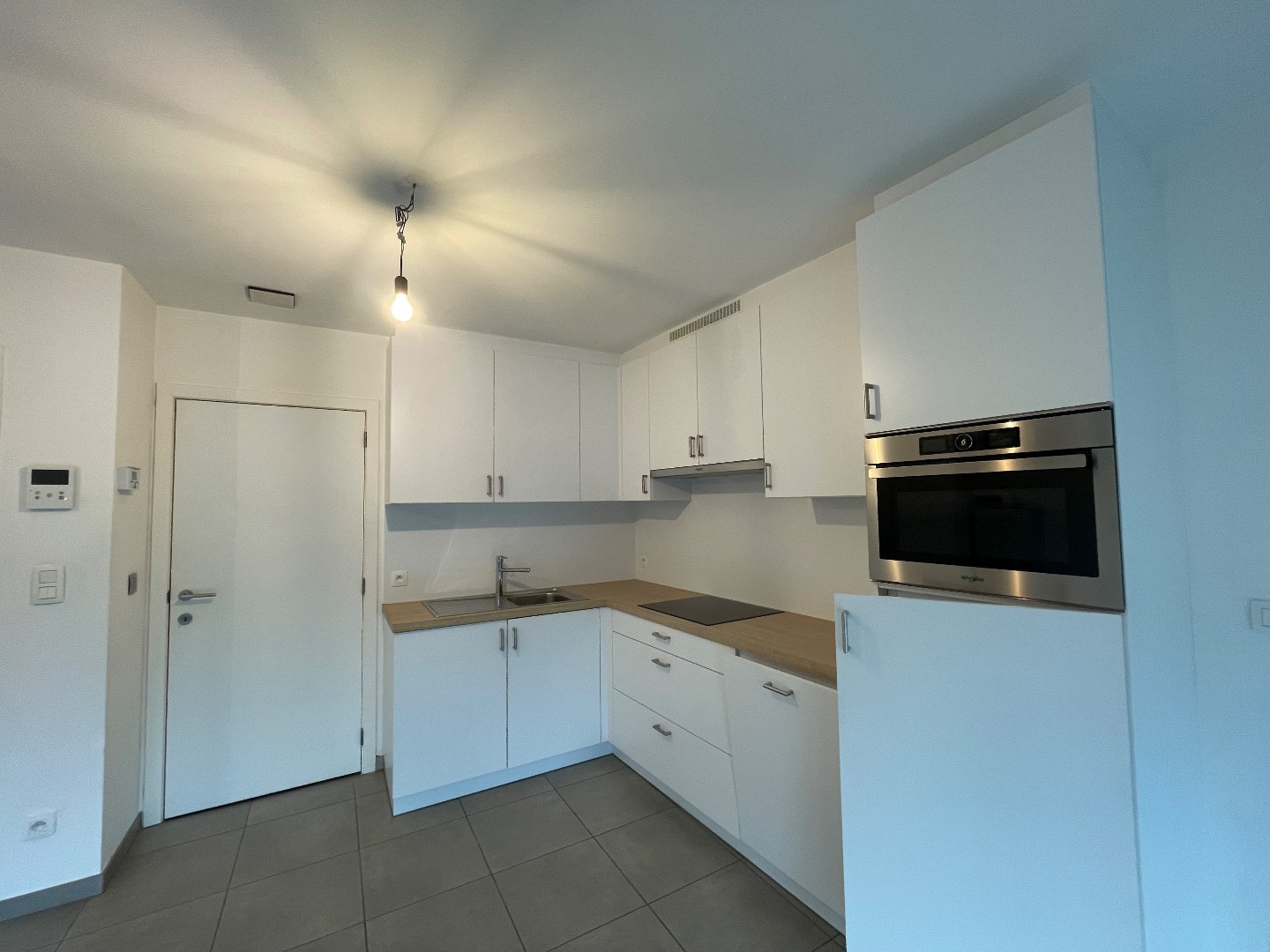 Energiezuinig studio met terras op de 2de verdieping in het centrum van Geel! 