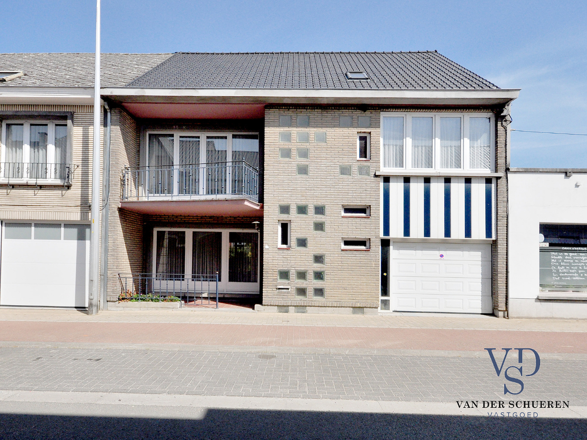 Zeer ruime herenwoning in centrum Gavere ! 