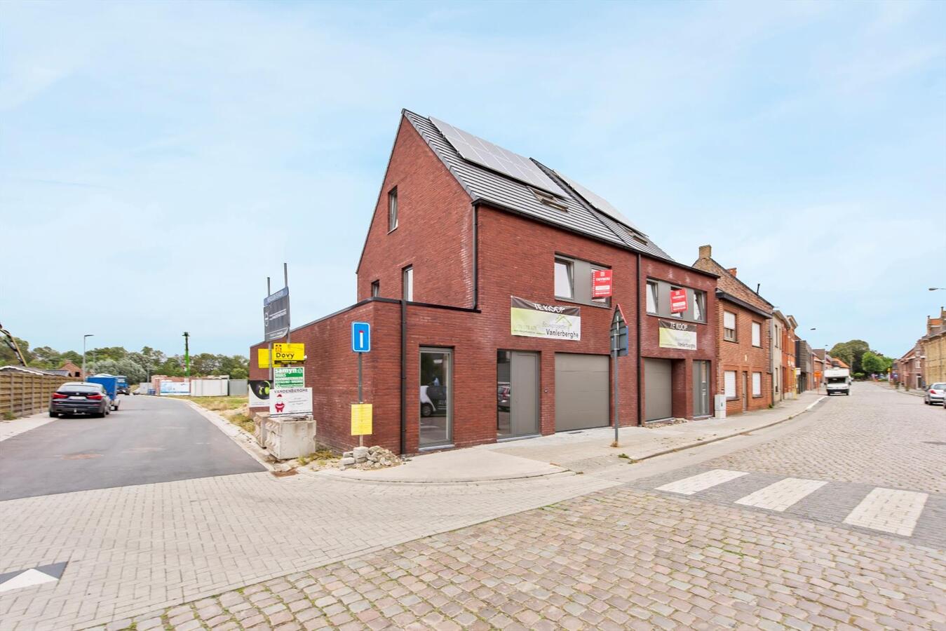 Ruime Halfopen nieuwbouwwoning met bureel 