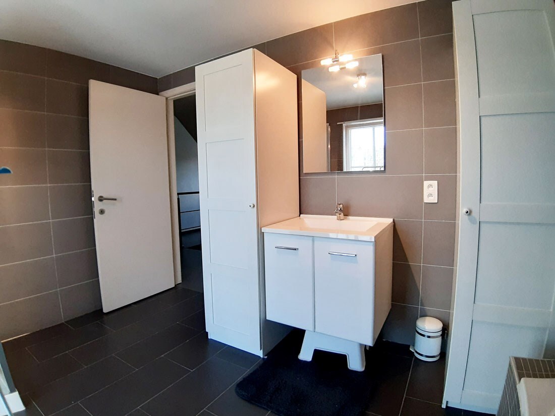 Zeer ruim drie slaapkamer appartement te Lommel 