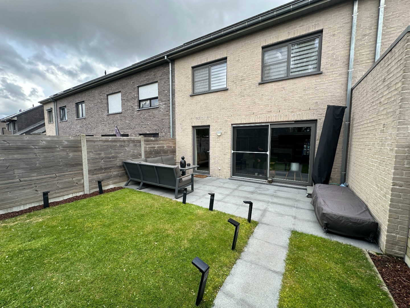 Recente energiezuinige woning met 3/4 slaapkamers, garage en gezellige tuin, Lichtervelde 