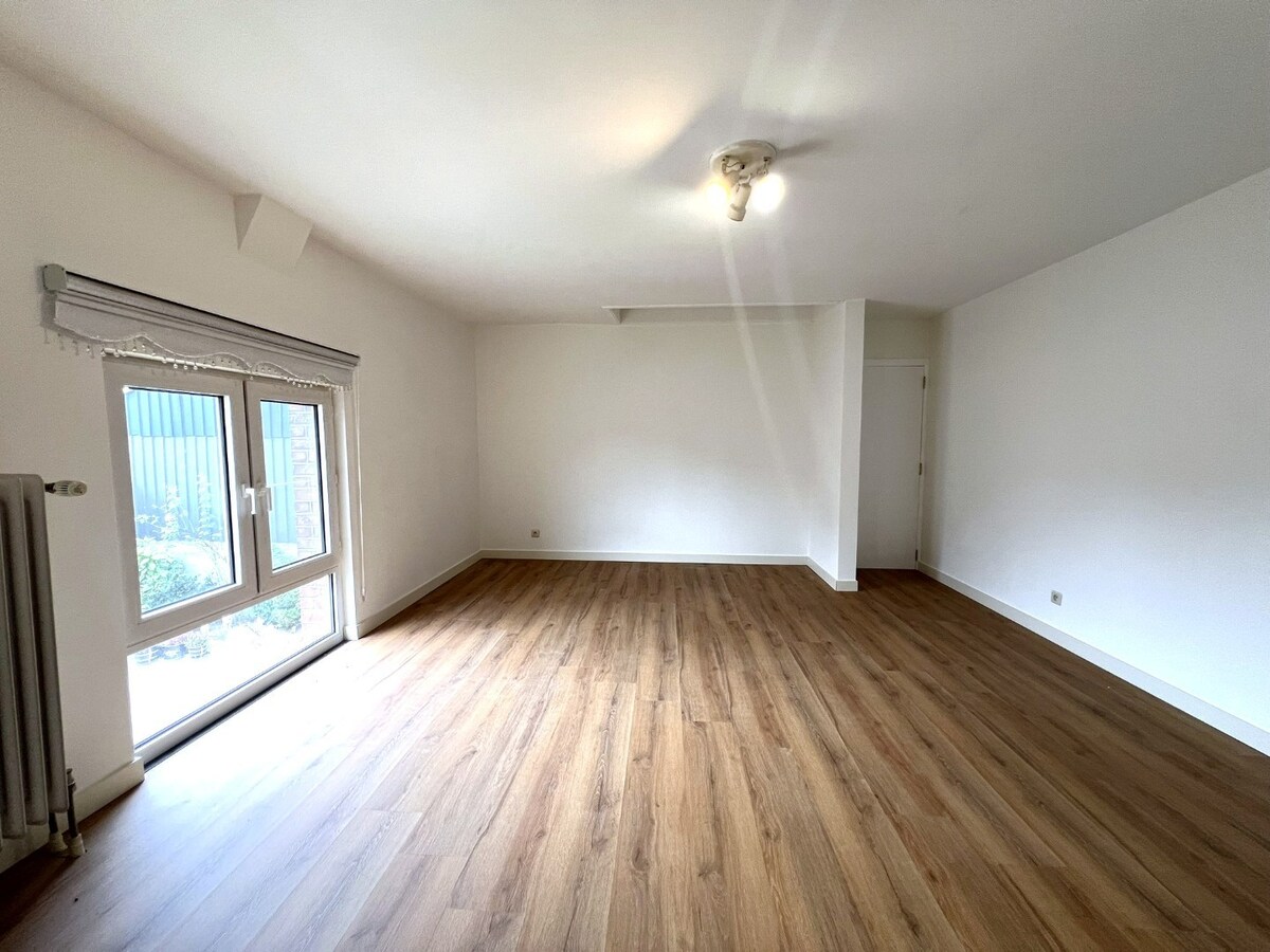 Ruim appartement met terras en garage in Bierbeek 