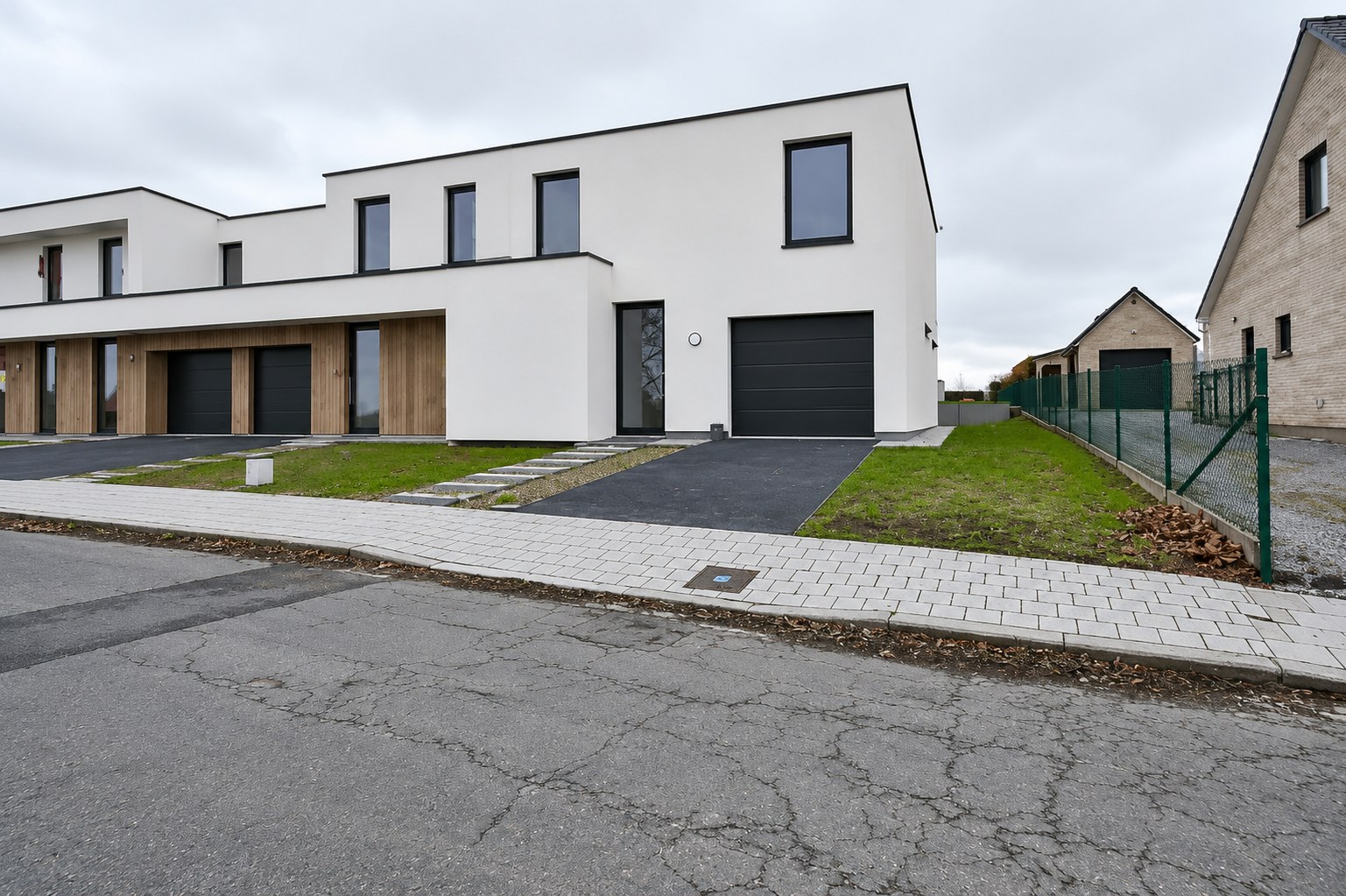 Ruime afgewerkte nieuwbouwwoning met landelijk zicht! 