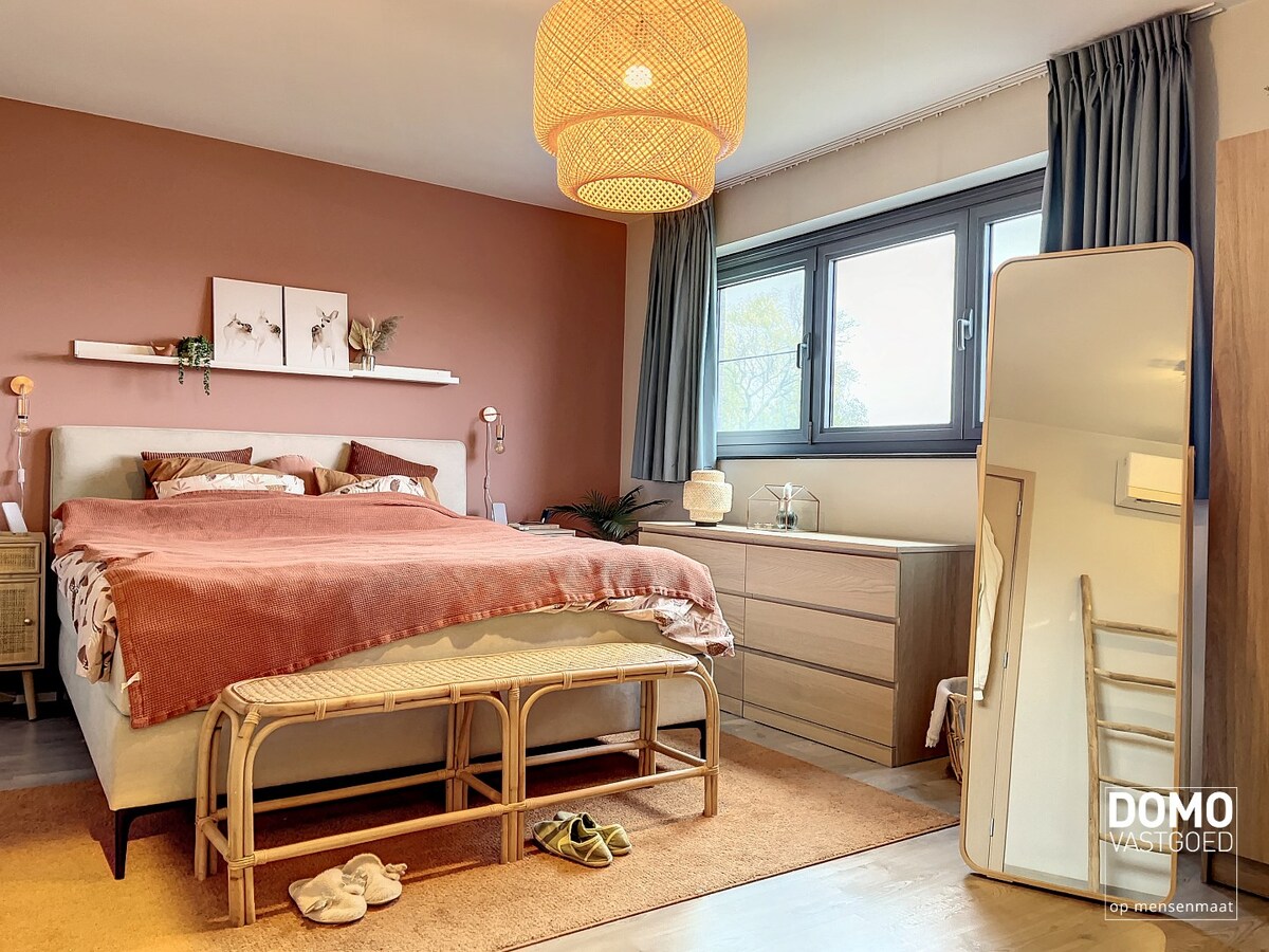 Instapklare en zeer ruime woning te Kuringen. 