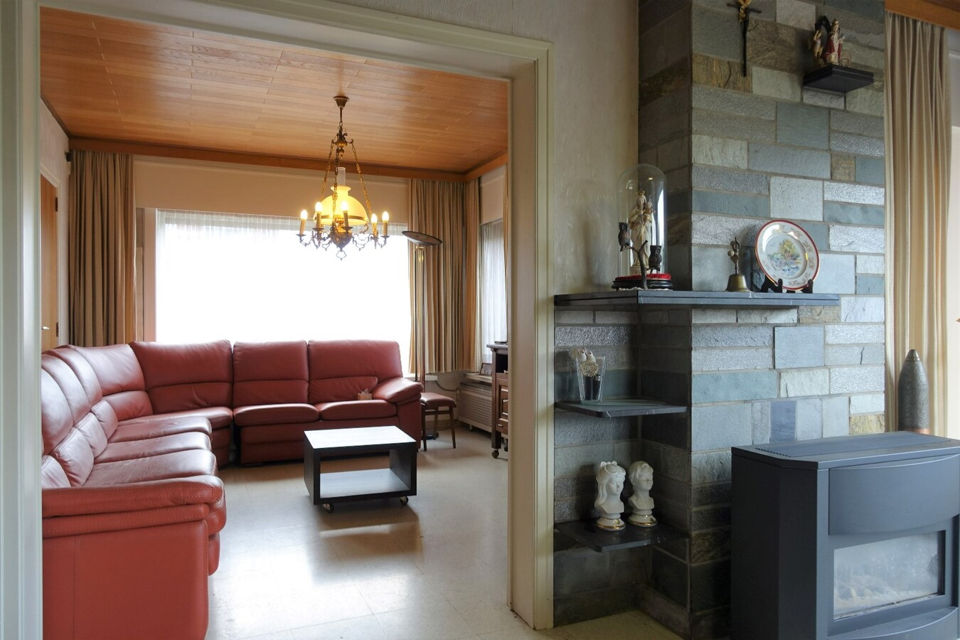 Karaktervolle woning met dubbele garage op 1.408m² 