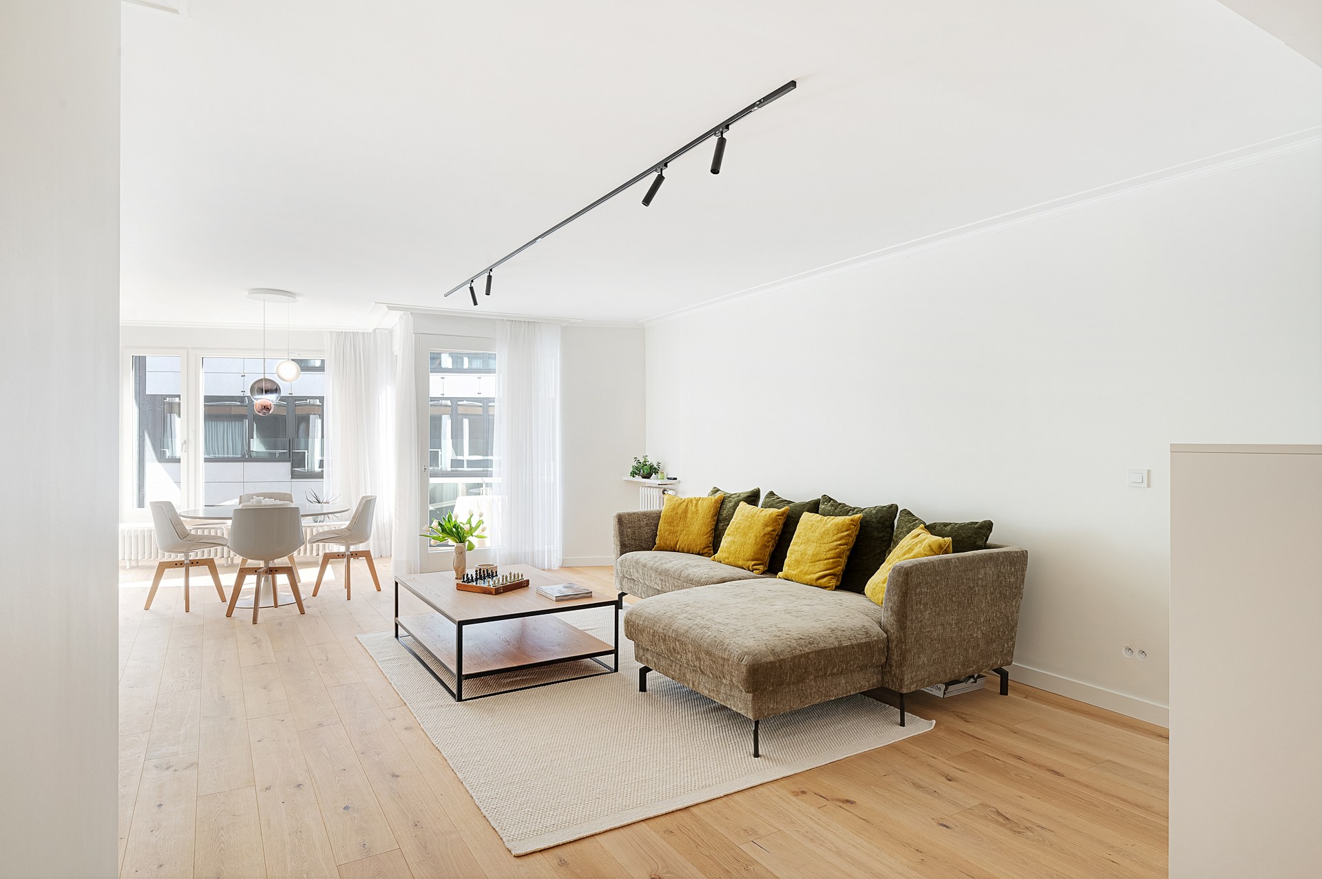 Stijlvol en volledig gerenoveerd appartement op wandelafstand van zee. 