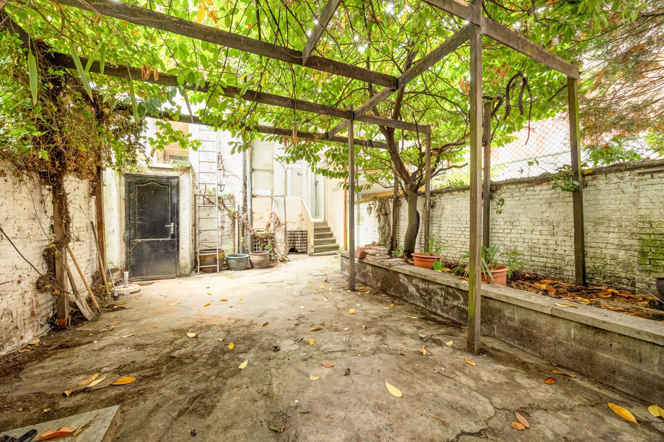 Opbrengsteigendom met 4 units en tuin te Antwerpen Centrum! 