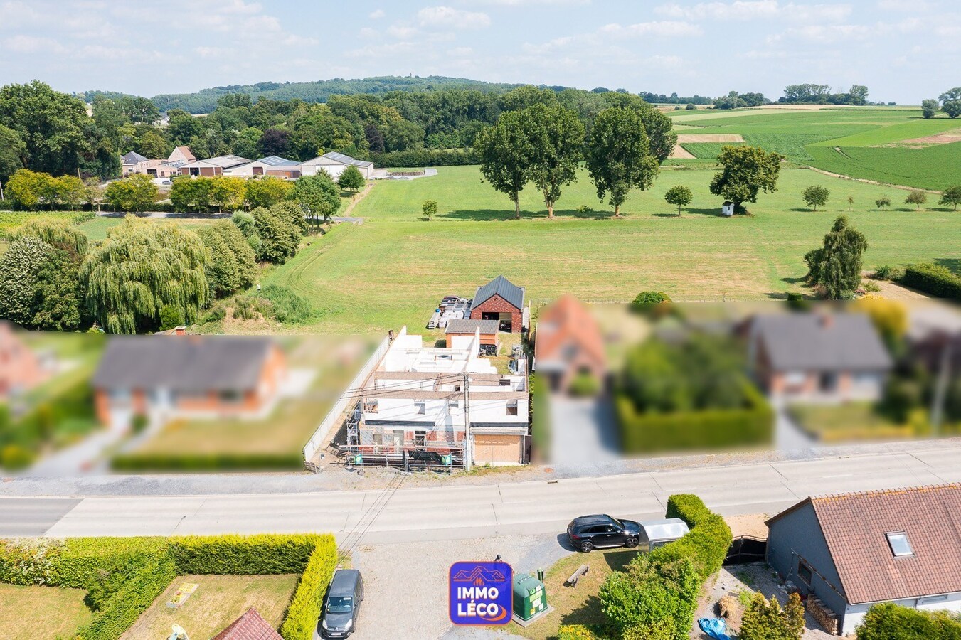 Nouvelle construction à parachever avec atelier, érigée sur 838m² ! SUPER POTENTIEL ! 