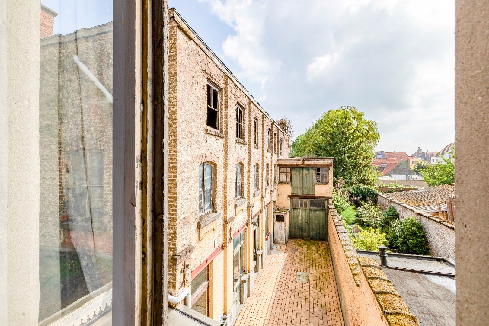 “Te renoveren (erfgoedlening) herenhuis met zelfst. beroepsmogelijkheden. 