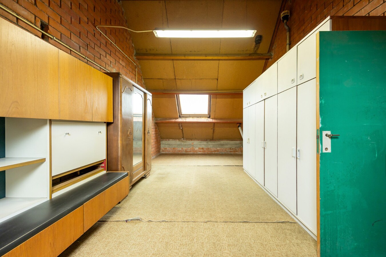 Ruime woning met praktijkmogelijkheden in het hart van Zoersel 