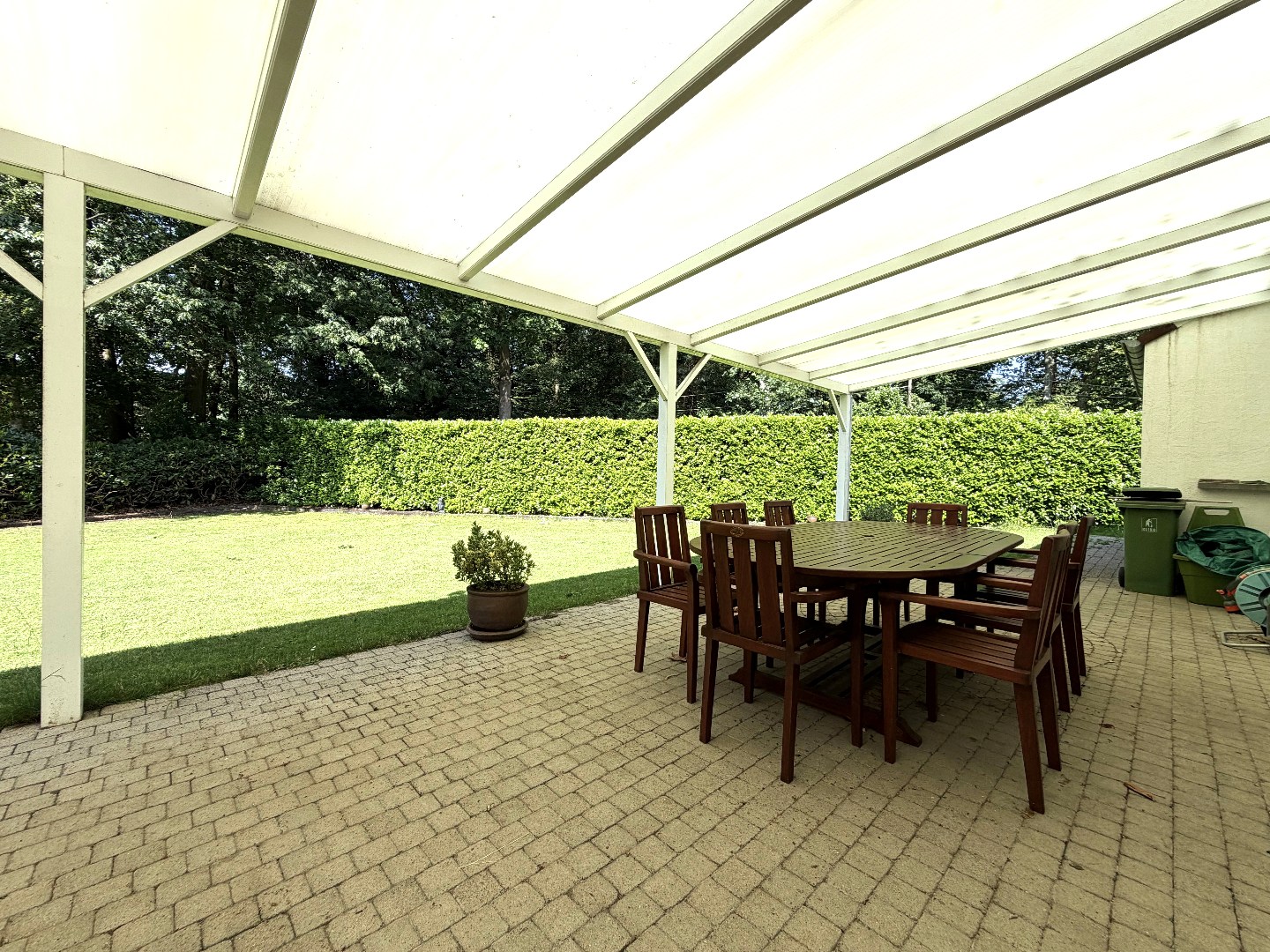 Charmante vrijstaande villa met 3 slaapkamers, ruime zolder en zonnig perceel van 1.500 m² 
