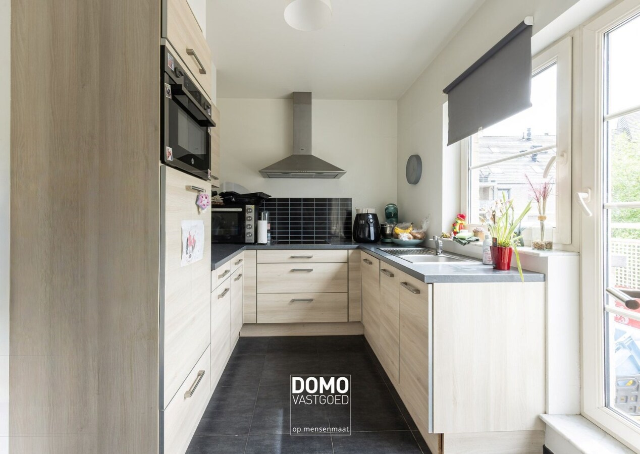 MODERN DUPLEXAPPARTEMENT MET TERRAS EN AUTOSTANDPLAATS IN LANAKEN 