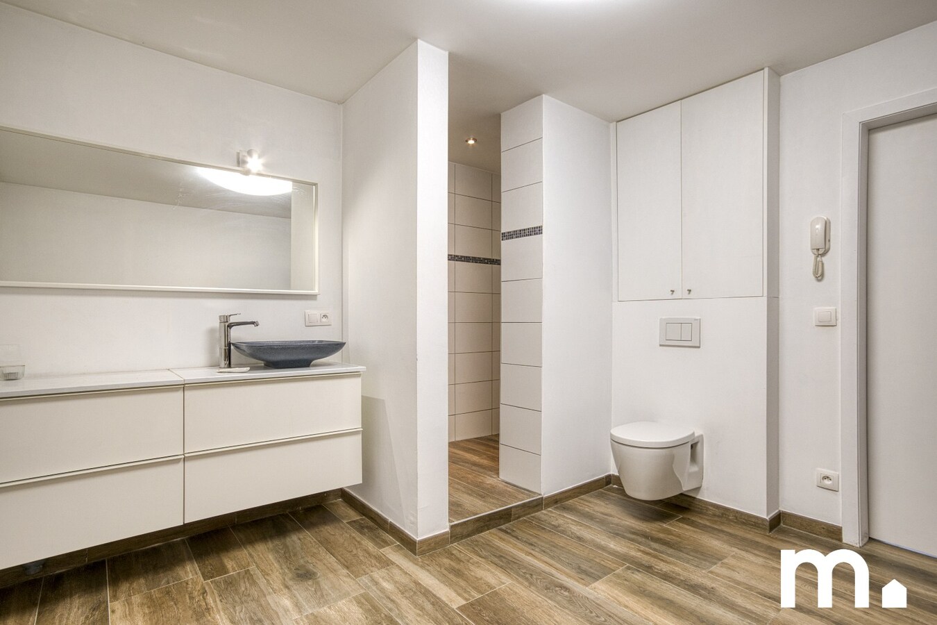 Ruime gerenoveerde gezinswoning met 5 slaapkamers en 2 badkamers ! EPC B ! 