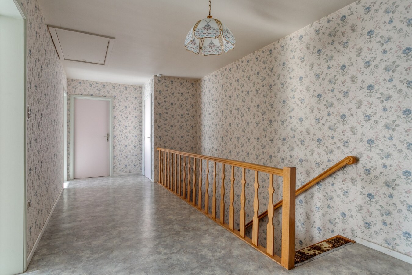 Ruime woning met 4 slaapkamers, veranda en volledig onderkelderd perceel (615 m²) 