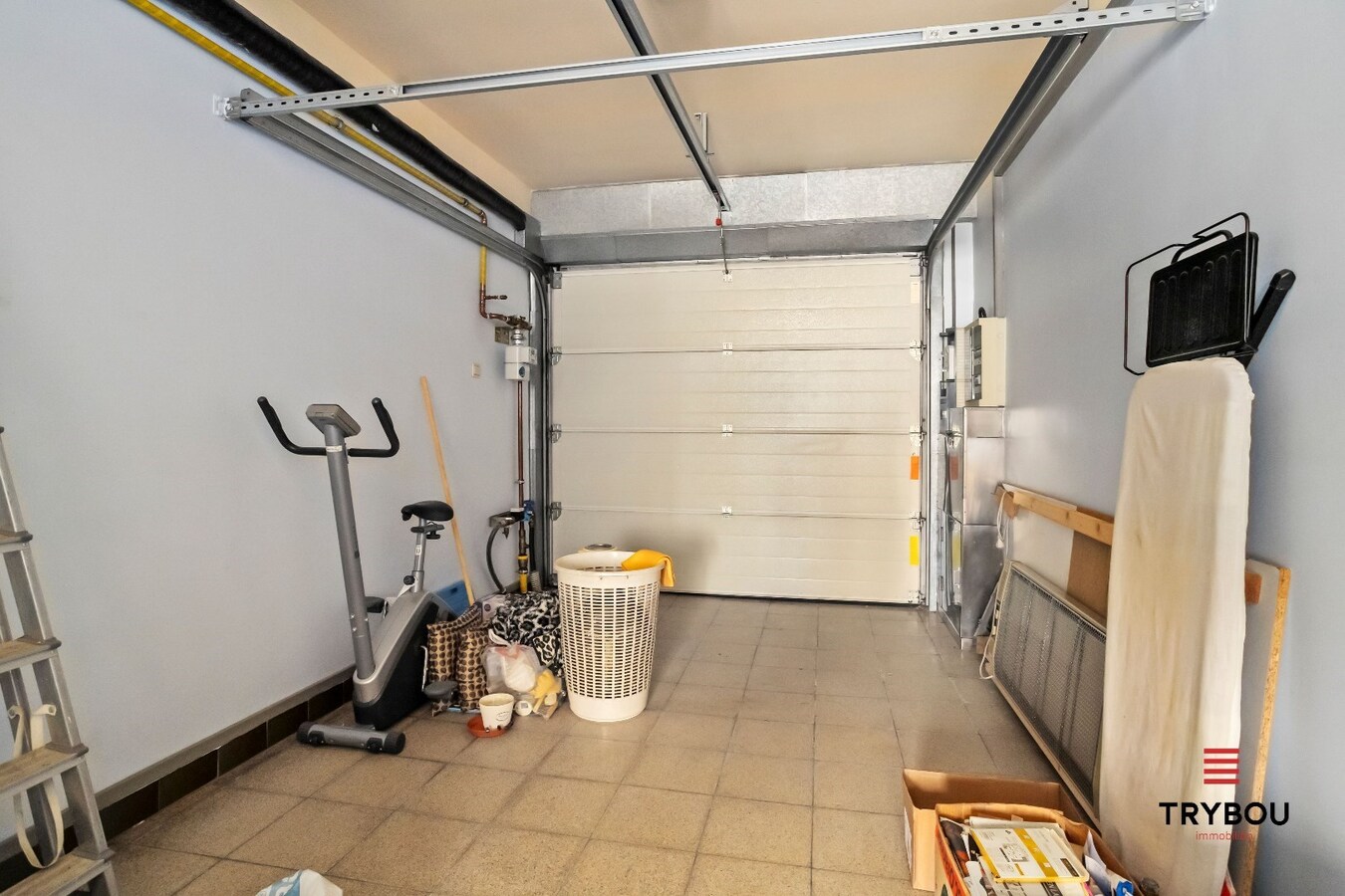 Ruime halfopen woning met 4 slaapkamers en garage 