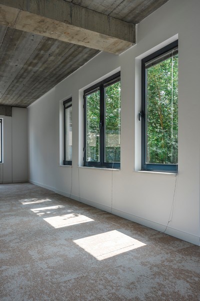 Gerenoveerd kantoor te koop nabij station Berchem