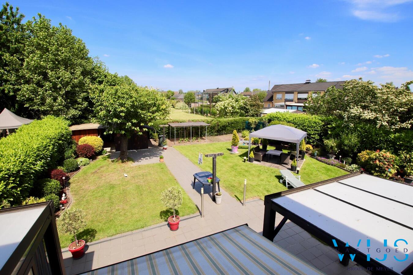 Super gezellig en ruim woonhuis met prachtige zonnige tuin ! 