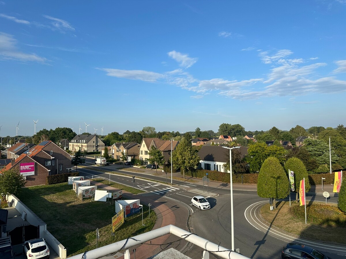 Lichtrijk appartement met 70m² terras 