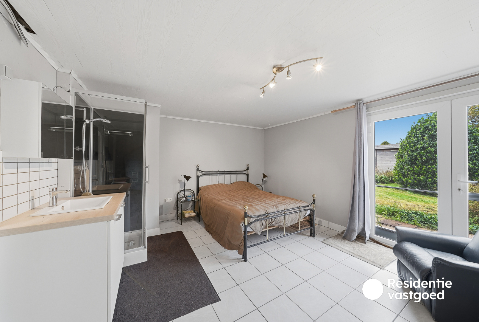 Woning met 4 slaapkamers, ruime tuin en prachtige ligging langs De Leie in Wervik 