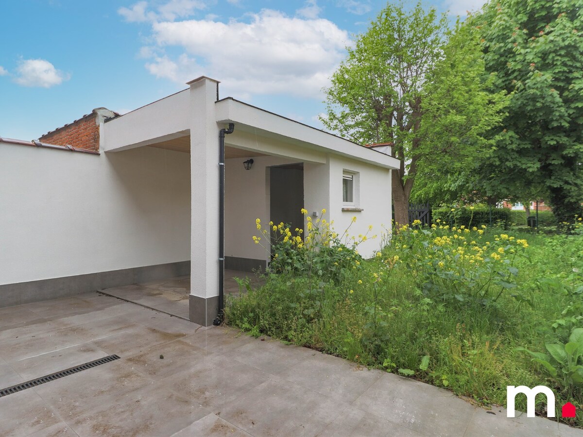 Recent gerenoveerde woning met 3 slaapkamers te Menen ! 