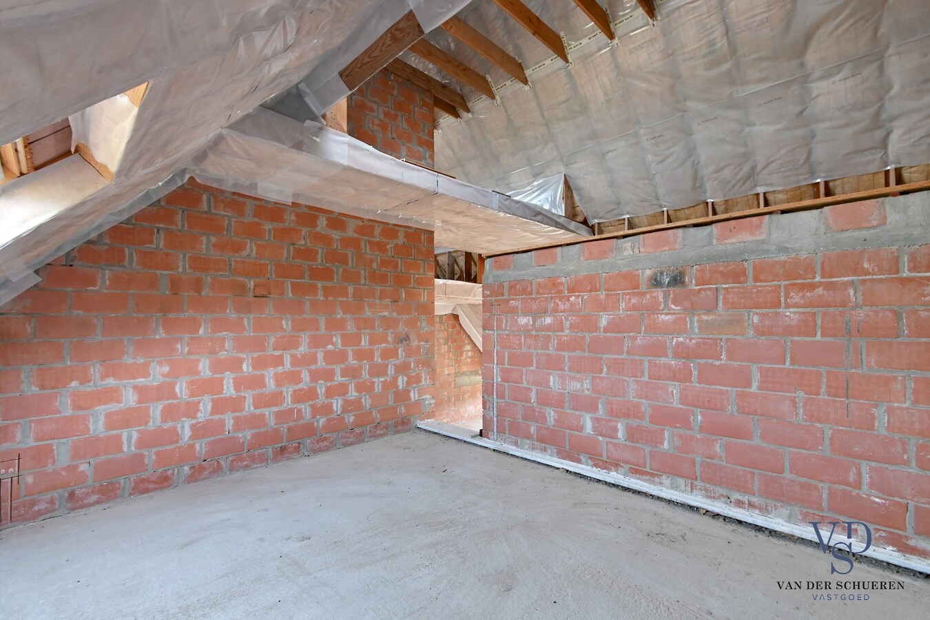 Eigentijdse woning (nog af te werken) te Vurste. 