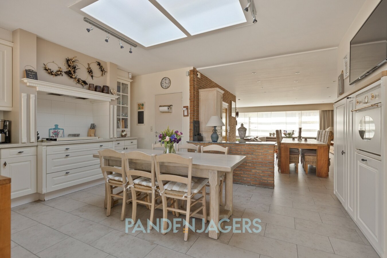 Lichtrijke halfopen bebouwing op toplocatie te Lint 