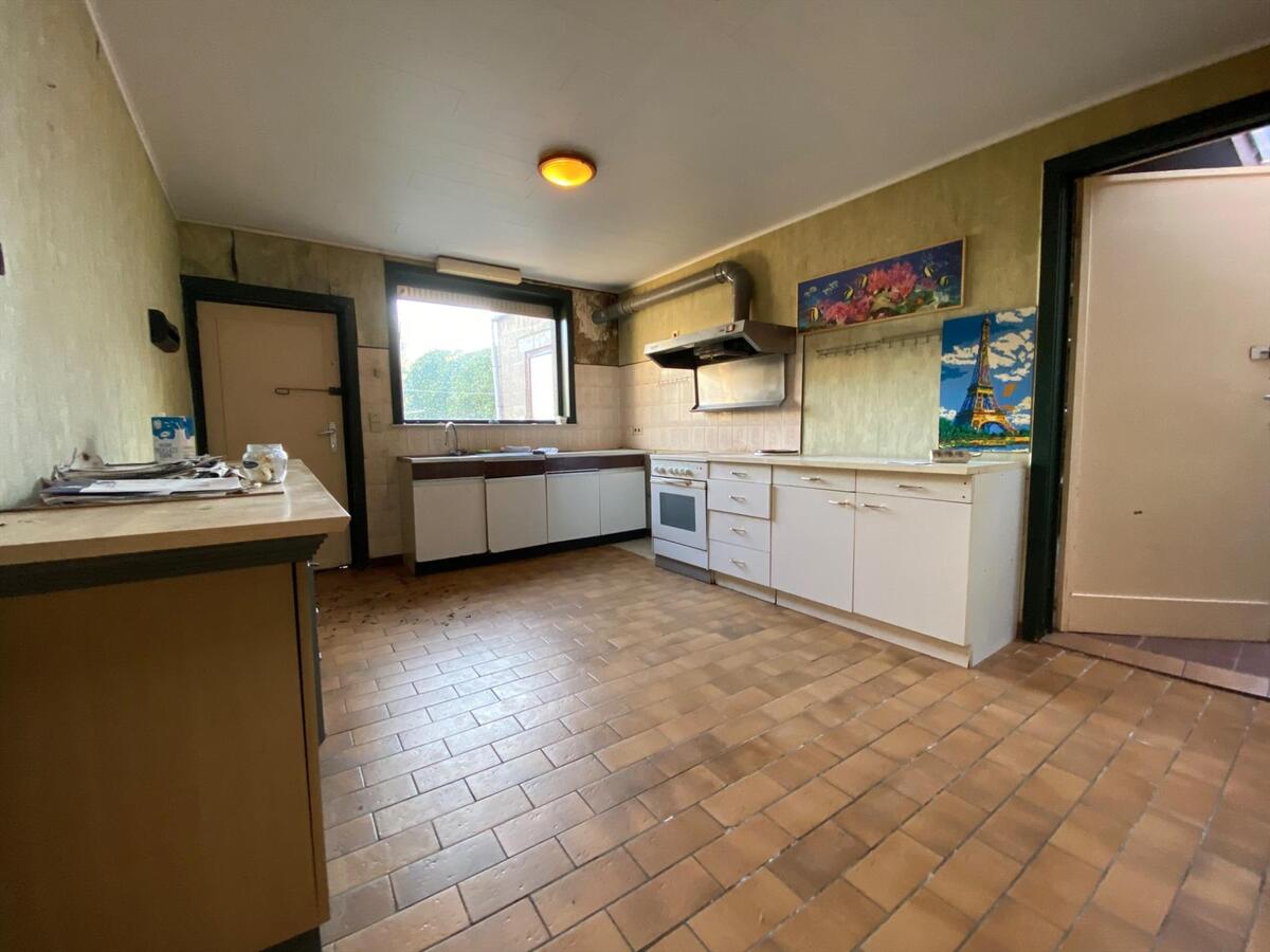 Woning met garage en tuin te Koekelare 