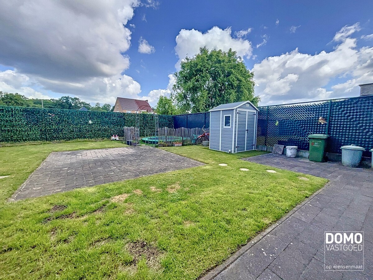 RUIME WONING MET 3 SLAAPKAMERS, TUIN EN RUIME PARKING IN SPALBEEK 