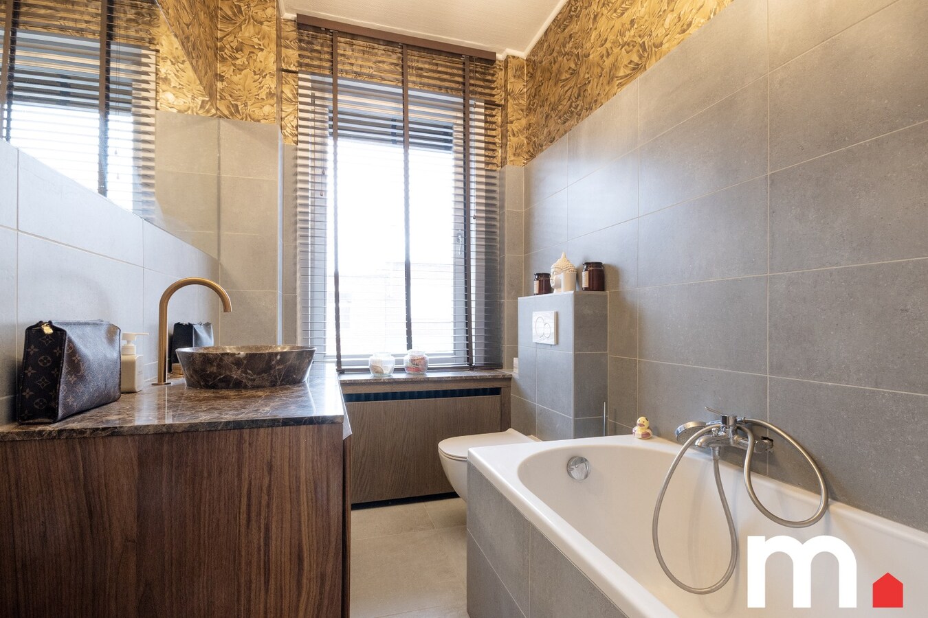 Karaktervolle, gerenoveerde herenwoning met 5 slaapkamers in Bissegem (Kortrijk) ! 