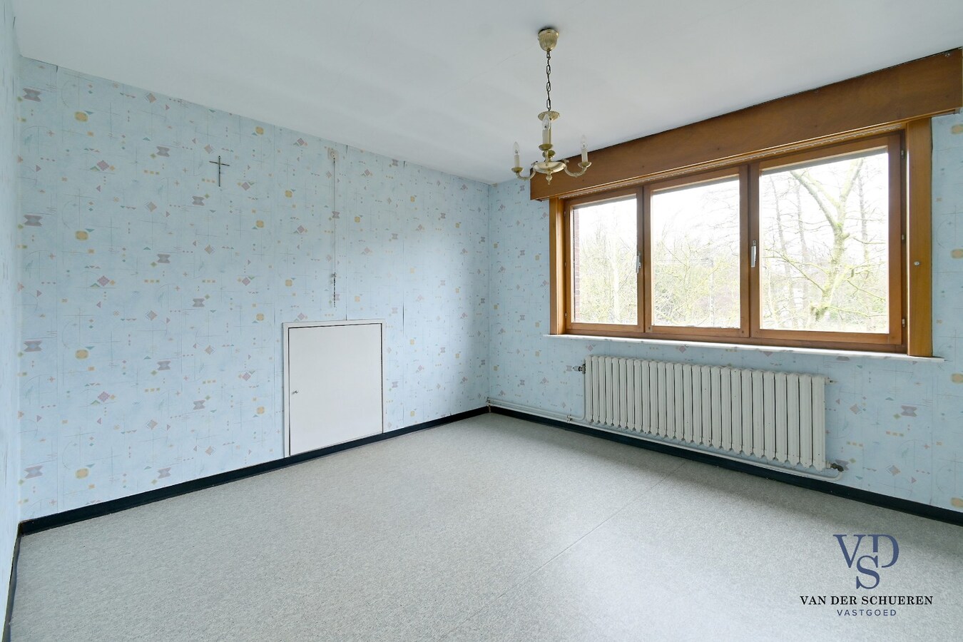 Degelijke eigendom met mogelijkheden 